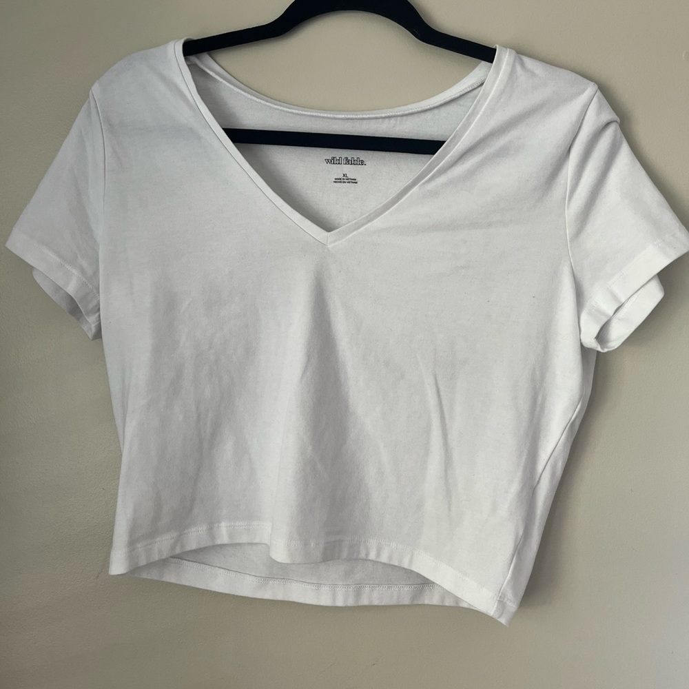 Wild Fable white cropped tee